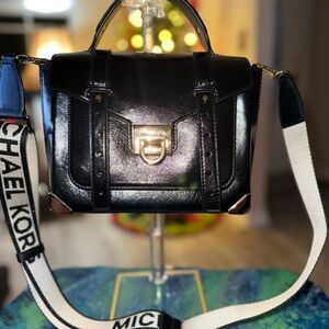 Michael Kors Manhattan Medium School Satchel – Black (NWT)